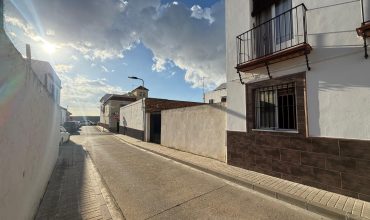 ¡REBAJADO! – ¡Oportunidad de inversión en Lebrija! Solar en venta en la zona de la Falda del Castillo