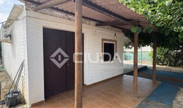 Casa de campo con amplio terreno en La Jara