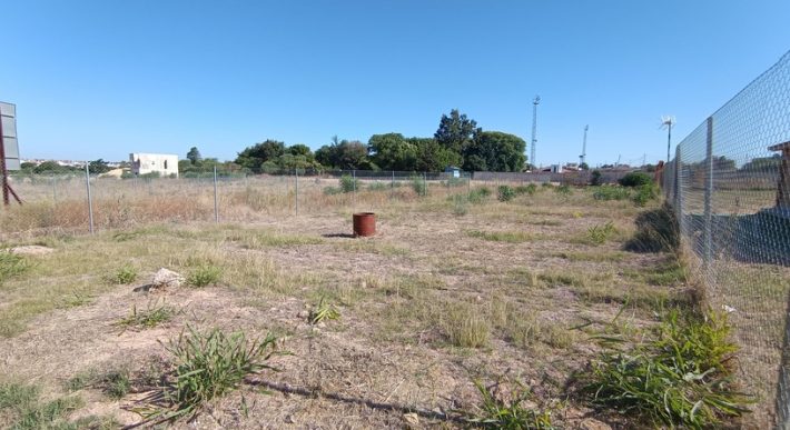 Terreno urbano en Palomares del Río.