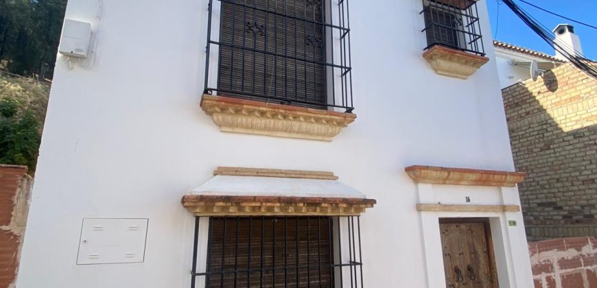 Espectacular Casa en venta Zona Centro de Morón de la Frontera – Oportunidad Única