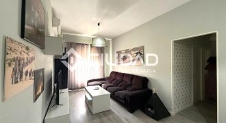 Piso con garaje y patio junto a Av. V Centenario