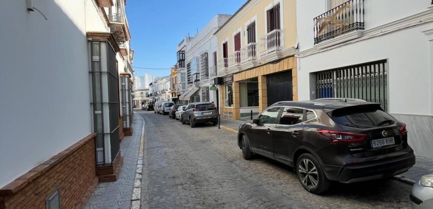 Amplio piso en el centro con 3 habitaciones