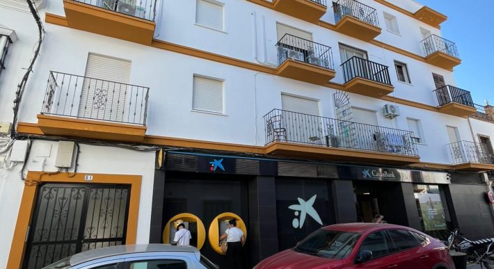 Amplio piso en el centro con 3 habitaciones