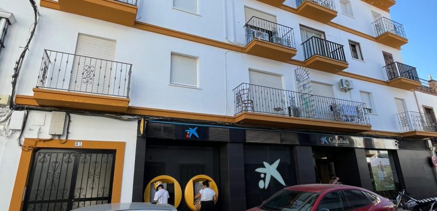 Amplio piso en el centro con 3 habitaciones
