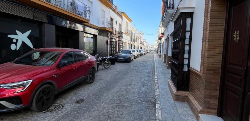 Amplio piso en el centro con 3 habitaciones
