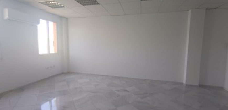 Oficina en Alquiler en el Polígono PISA de Mairena del Aljarafe.