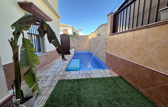 RESERVADO EN LAS CARRASCOSAS, LEBRIJA!