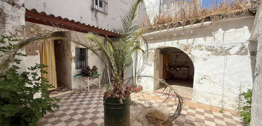 Rebajado Casa unifamiliar en venta en pleno centro de Lebrija – Zona Cuatro Cantillos