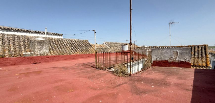 Rebajado Casa unifamiliar en venta en pleno centro de Lebrija – Zona Cuatro Cantillos
