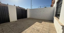 ADOSADA EN ZONA FAMILY CASH (LEBRIJA)