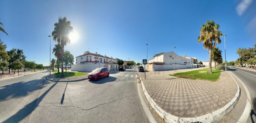 ADOSADA EN ZONA FAMILY CASH (LEBRIJA)
