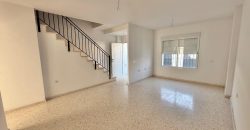 ADOSADA EN ZONA FAMILY CASH (LEBRIJA)