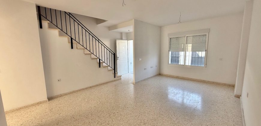 ADOSADA EN ZONA FAMILY CASH (LEBRIJA)