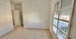 ADOSADA EN ZONA FAMILY CASH (LEBRIJA)