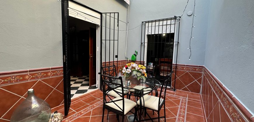 IMPRESIONANTE VIVIENDA ZONA SEMI CENTRO.