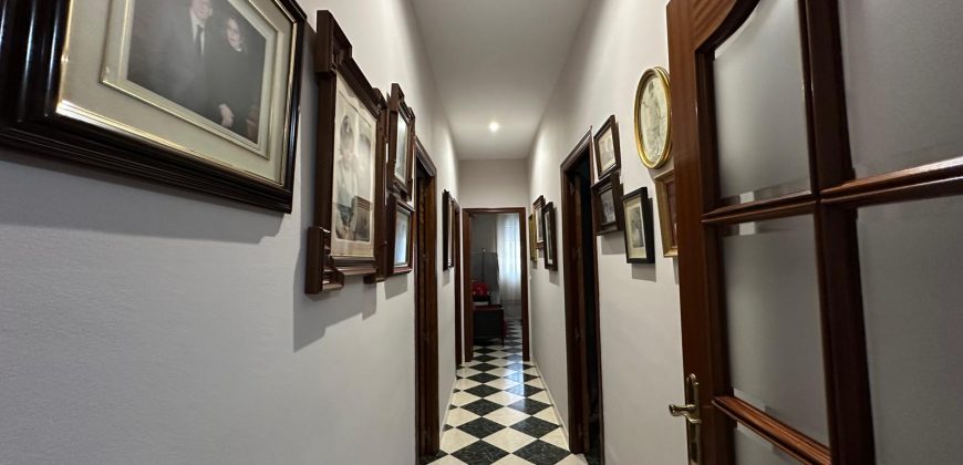 IMPRESIONANTE VIVIENDA ZONA SEMI CENTRO.