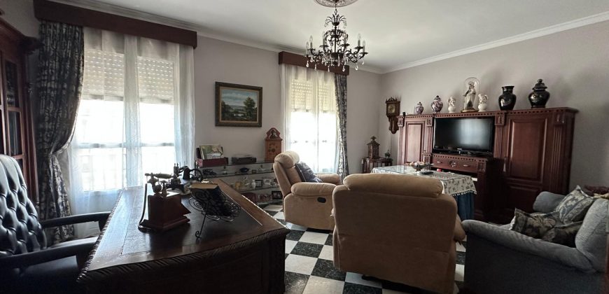 IMPRESIONANTE VIVIENDA ZONA SEMI CENTRO.