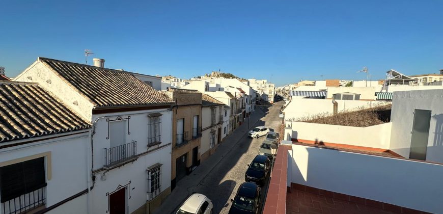 IMPRESIONANTE VIVIENDA ZONA SEMI CENTRO.