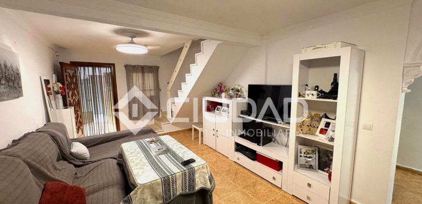 Casa adosada con 2 patios en El Palmar