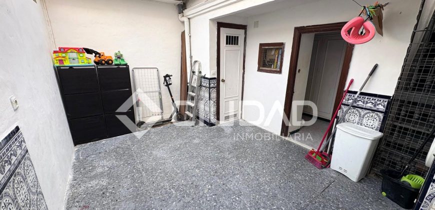 Casa adosada con 2 patios en El Palmar