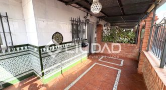 Casa adosada con 2 patios en El Palmar