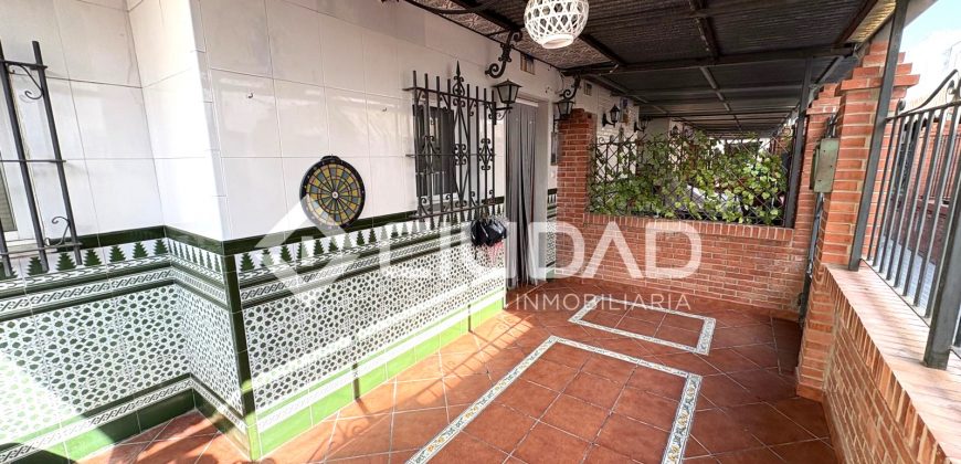 Casa adosada con 2 patios en El Palmar