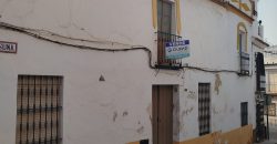 CASA PARA REFORMAR EN CALLE OSUNA DE MORON DE LA FRONTERA.-