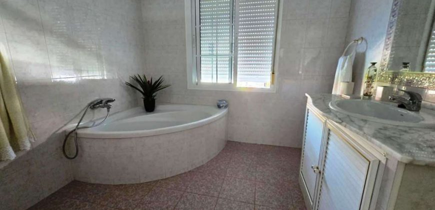 Chalet pareado – Gines