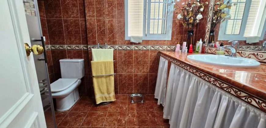 Chalet pareado – Gines