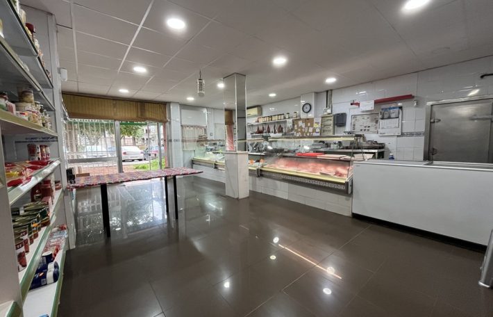Local Comercial con opción de traspaso en Mairena del Aljarafe.