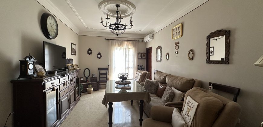 CASA CON COCHERA