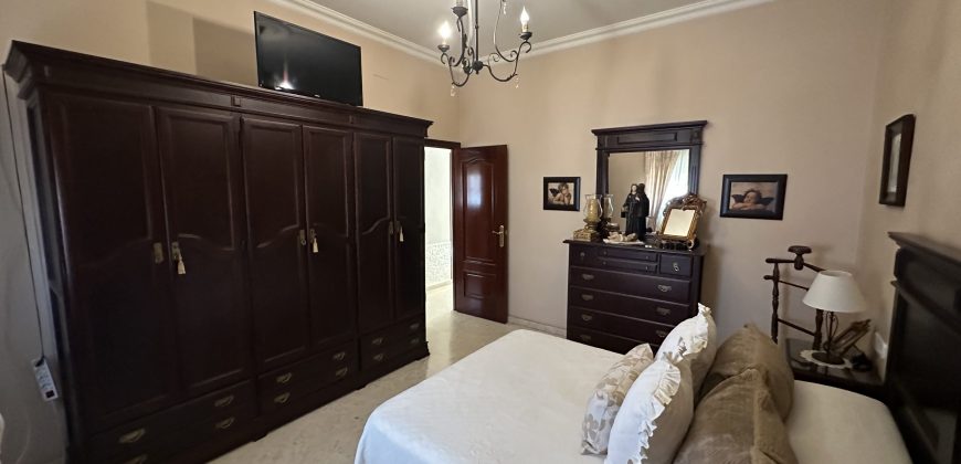 CASA CON COCHERA