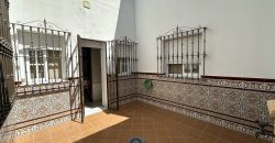 CASA CON COCHERA