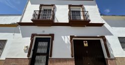 CASA CON COCHERA