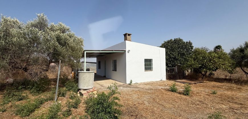 Casa rústica con terreno en venta en Lebrija