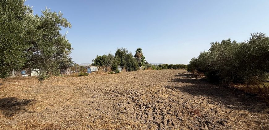 Casa rústica con terreno en venta en Lebrija