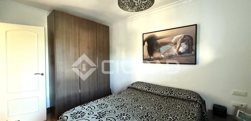 Piso de 3 habitaciones en El Pino – Plaza de Toros