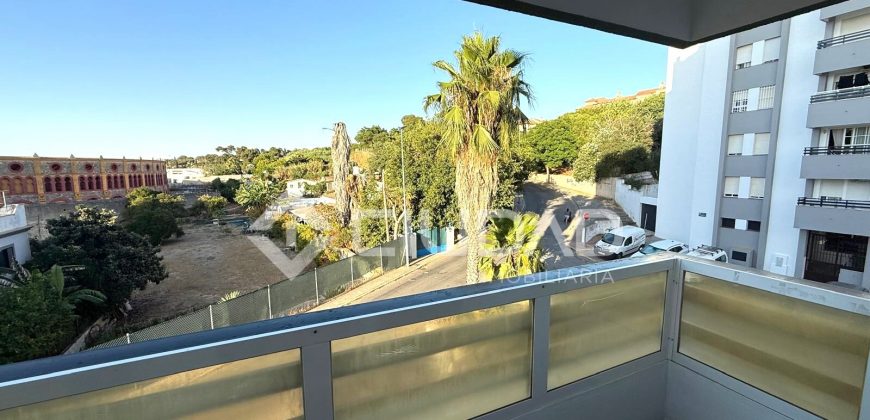 Piso de 3 habitaciones en El Pino – Plaza de Toros