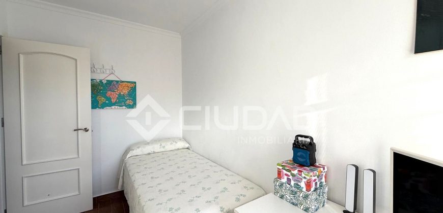 Piso de 3 habitaciones en El Pino – Plaza de Toros