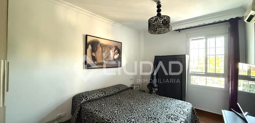 Piso de 3 habitaciones en El Pino – Plaza de Toros