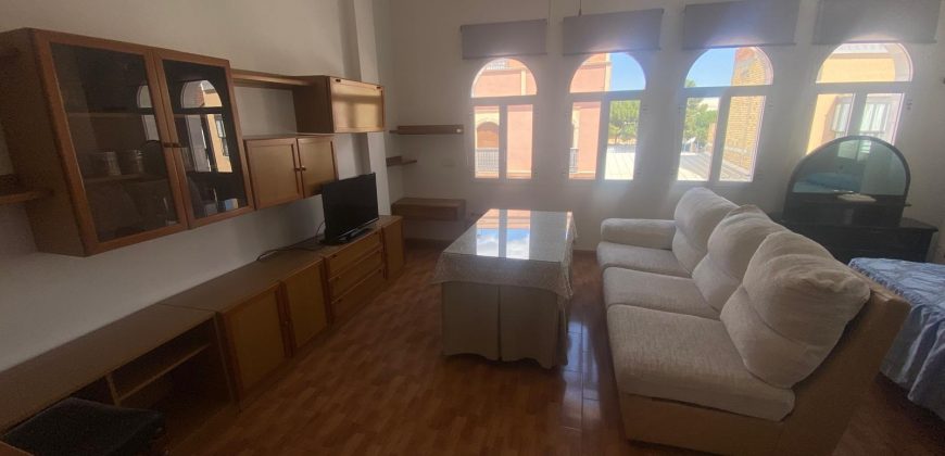ESTUDIO RECIEN REFORMADO EN ZONA ALAMEDA.-