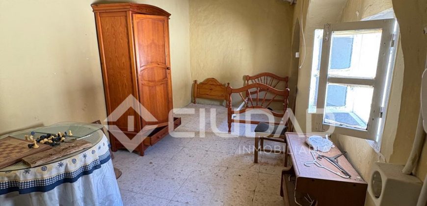 Casa de pueblo a reformar en Barrio Alto – Casco Antiguo