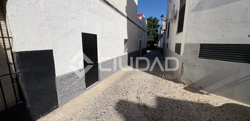 Casa de pueblo a reformar en Barrio Alto – Casco Antiguo