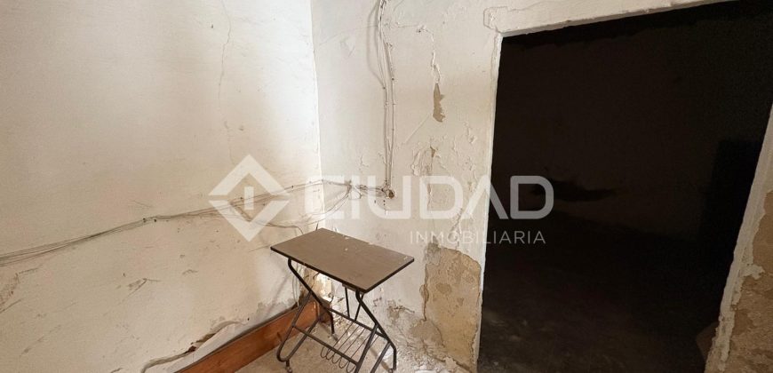 Casa de pueblo a reformar en Barrio Alto – Casco Antiguo