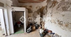 Casa de pueblo a reformar en Barrio Alto – Casco Antiguo