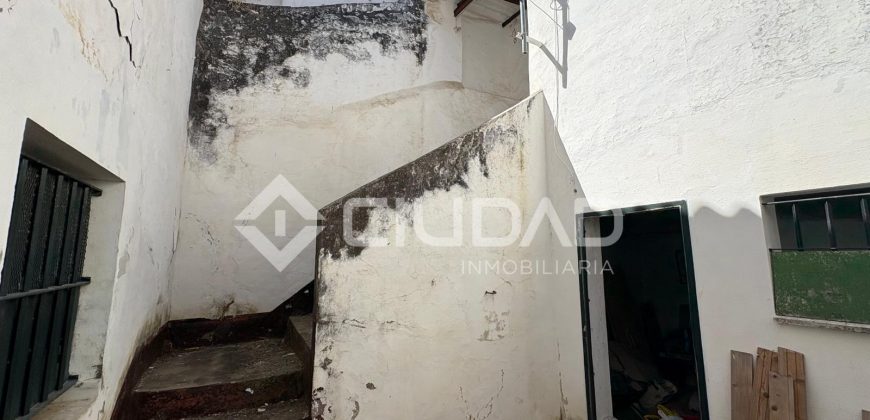 Casa de pueblo a reformar en Barrio Alto – Casco Antiguo