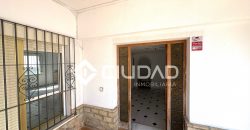 Casa + nave + apartamento independiente en Av. Al-Ándalus