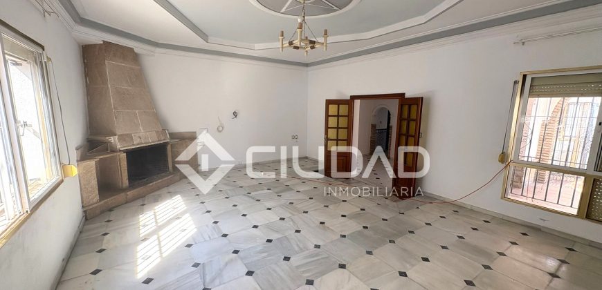 Casa + nave + apartamento independiente en Av. Al-Ándalus