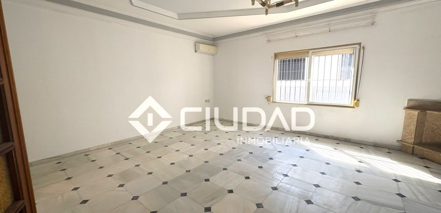 Casa + nave + apartamento independiente en Av. Al-Ándalus