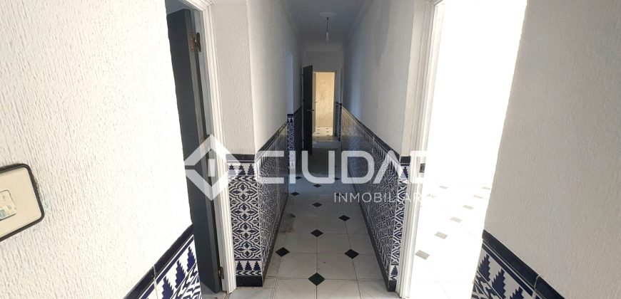 Casa + nave + apartamento independiente en Av. Al-Ándalus